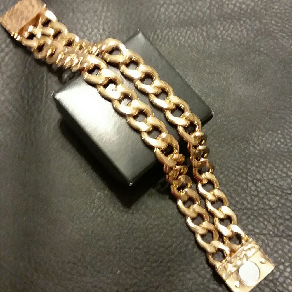 Chunky gold bracelet